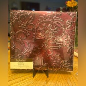 Scrapbook Album! Reflections! New
Holds 20 top layout pages!